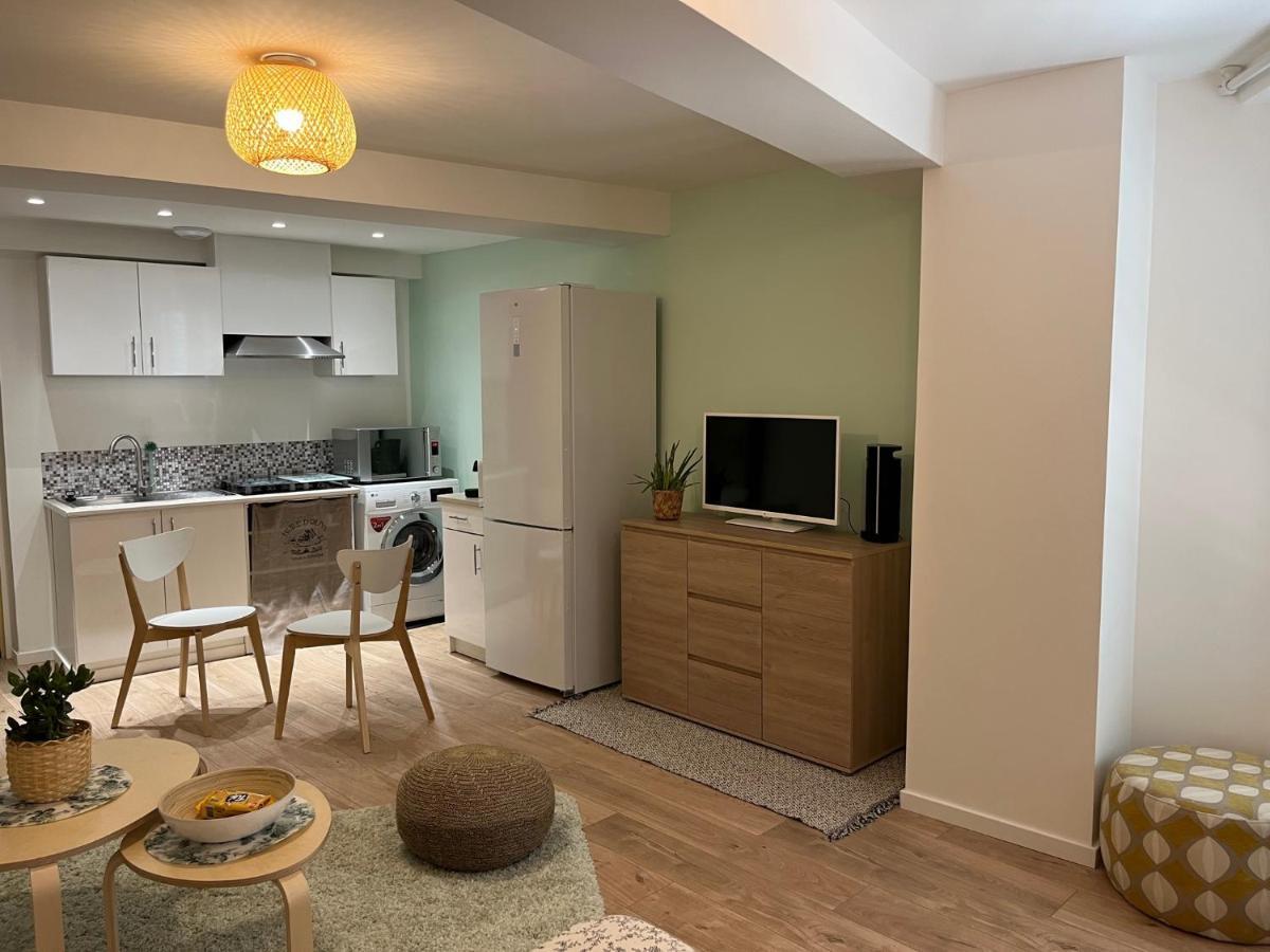 Studio Hyeres -Rue Pietonne Climatisation Lit 160 Tout Equipe - Sabrina 외부 사진