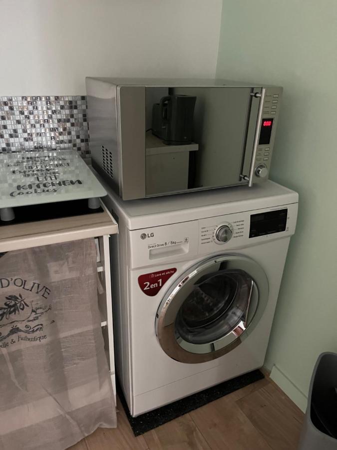 Studio Hyeres -Rue Pietonne Climatisation Lit 160 Tout Equipe - Sabrina 외부 사진